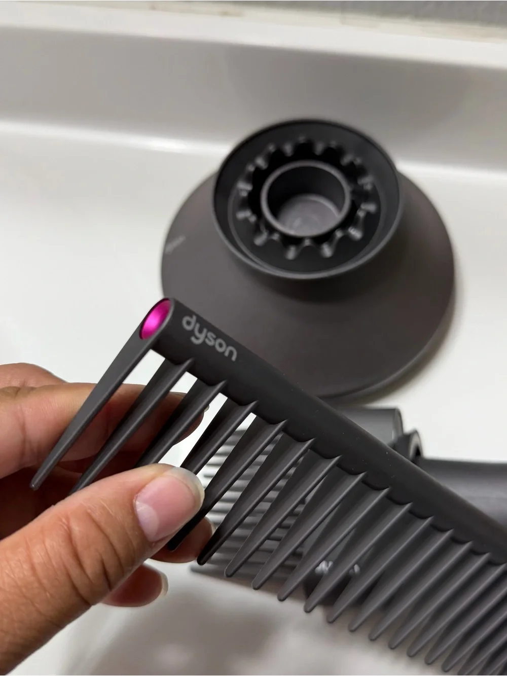 Dyson Wide-Tooth Comb and Styling Attachments